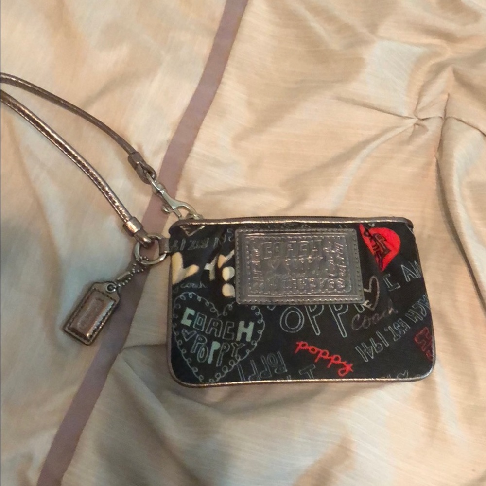 Mini wristlet